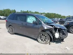 5TDKZ3DCXHS869881 2017 TOYOTA SIENNA