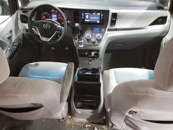 5TDKZ3DCXHS876538 2017 TOYOTA SIENNA - Image 8