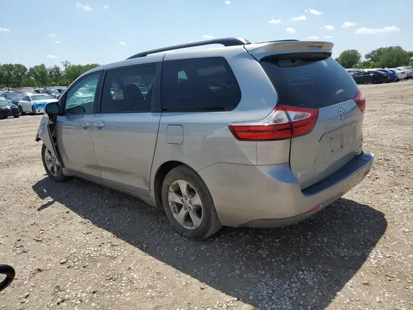 5TDKZ3DCXHS877947 2017 TOYOTA SIENNA - Image 2
