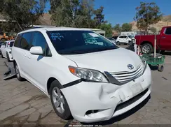 5TDKZ3DCXHS885367 2017 TOYOTA SIENNA