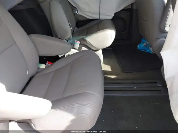 5TDKZ3DCXHS888544 2017 TOYOTA SIENNA - Image 8