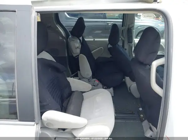 5TDKZ3DCXHS896739 2017 TOYOTA SIENNA - Image 8