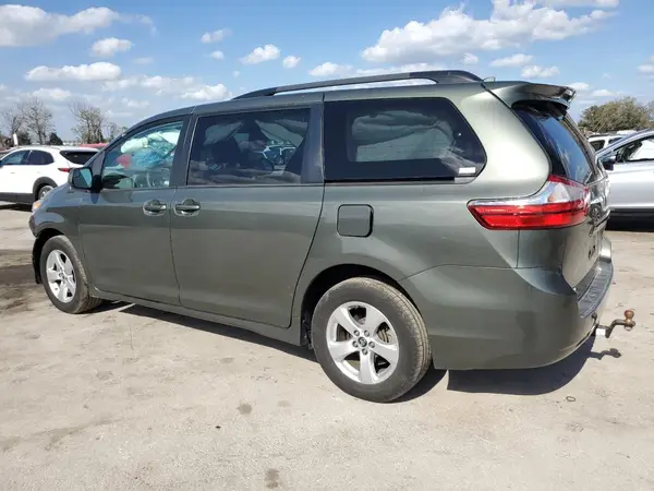 5TDKZ3DCXJS905431 2018 TOYOTA SIENNA - Image 2