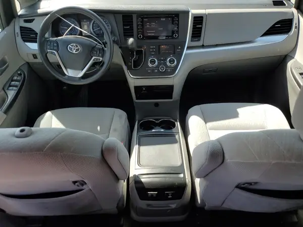 5TDKZ3DCXJS916445 2018 TOYOTA SIENNA - Image 8