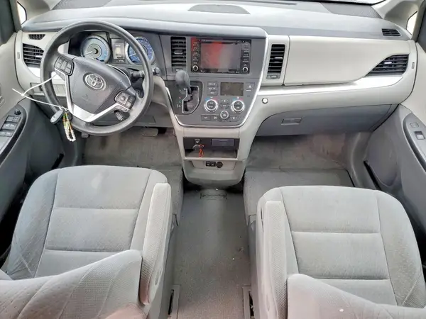 5TDKZ3DCXJS917188 2018 TOYOTA SIENNA - Image 8