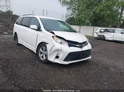 5TDKZ3DCXJS926358 2018 TOYOTA SIENNA