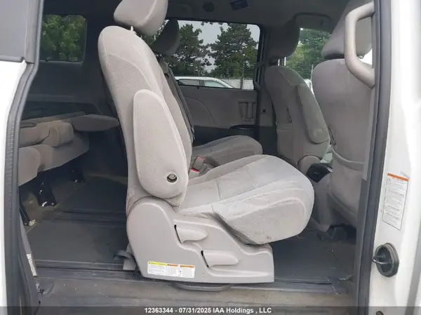 5TDKZ3DCXJS926358 2018 TOYOTA SIENNA - Image 8