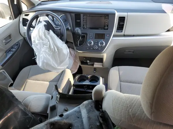 5TDKZ3DCXJS926540 2018 TOYOTA SIENNA - Image 8