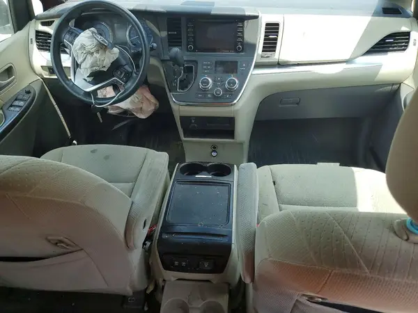 5TDKZ3DCXJS927302 2018 TOYOTA SIENNA - Image 8