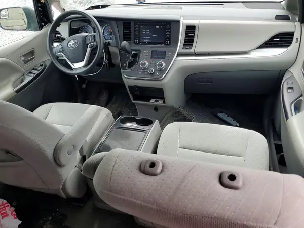 5TDKZ3DCXJS930314 2018 TOYOTA SIENNA - Image 8