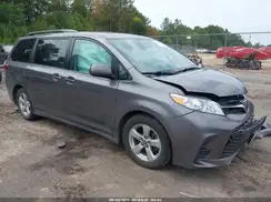 5TDKZ3DCXJS944116 2018 TOYOTA SIENNA