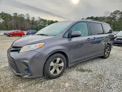 5TDKZ3DCXJS960073 2018 TOYOTA SIENNA