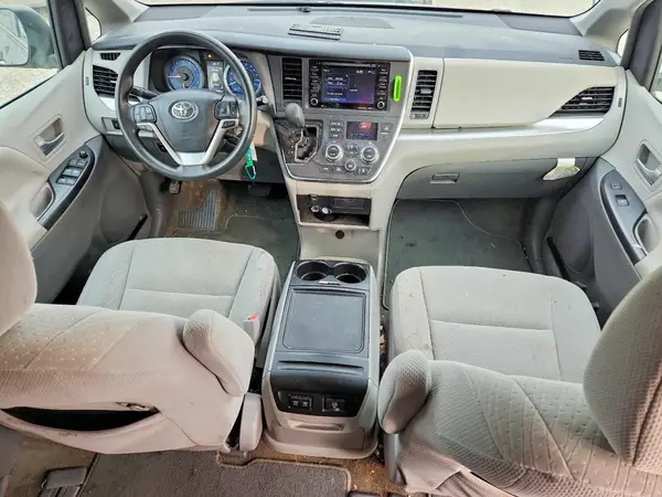 5TDKZ3DCXJS960073 2018 TOYOTA SIENNA - Image 8