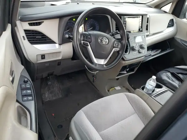 5TDKZ3DCXJS961420 2018 TOYOTA SIENNA - Image 8