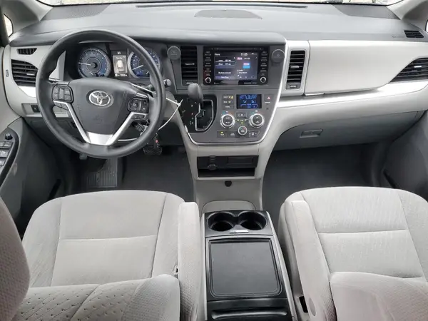 5TDKZ3DCXKS005503 2019 TOYOTA SIENNA - Image 8