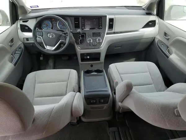 5TDKZ3DCXKS009521 2019 TOYOTA SIENNA - Image 8