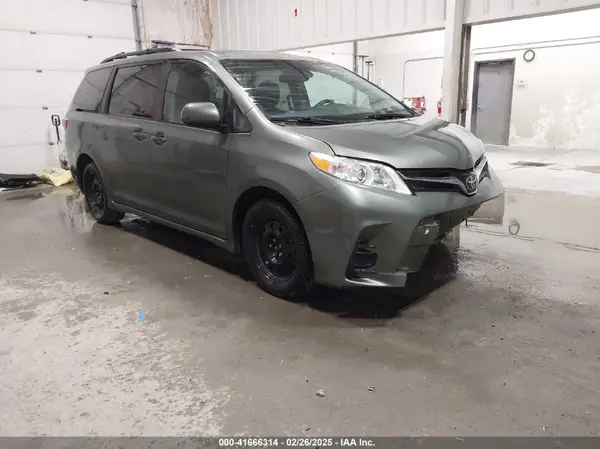 5TDKZ3DCXKS012628 2019 TOYOTA SIENNA - Image 1