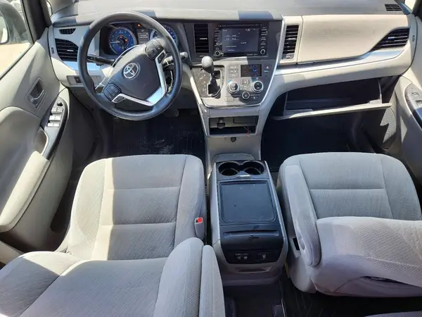 5TDKZ3DCXKS966313 2019 TOYOTA SIENNA - Image 8