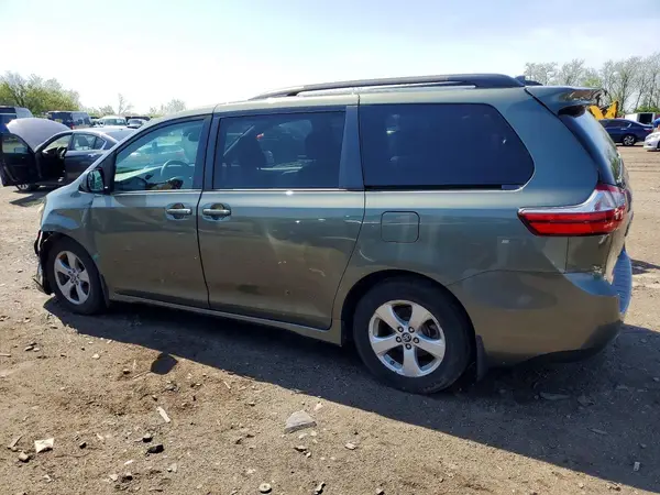 5TDKZ3DCXKS970362 2019 TOYOTA SIENNA - Image 2
