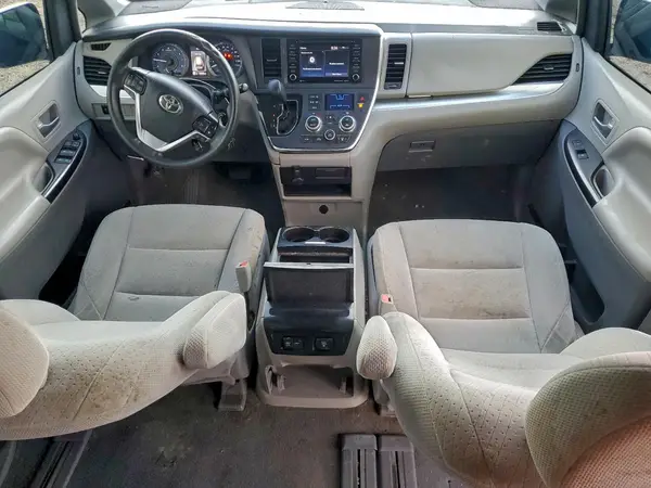 5TDKZ3DCXKS981622 2019 TOYOTA SIENNA - Image 8