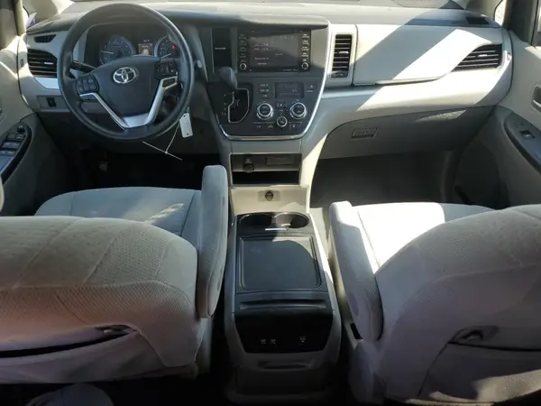 5TDKZ3DCXKS989543 2019 TOYOTA SIENNA - Image 8