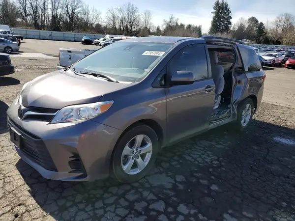 5TDKZ3DCXKS997321 2019 TOYOTA SIENNA - Image 1