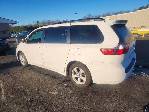 5TDKZ3DCXLS025039 2020 TOYOTA SIENNA - Image 2