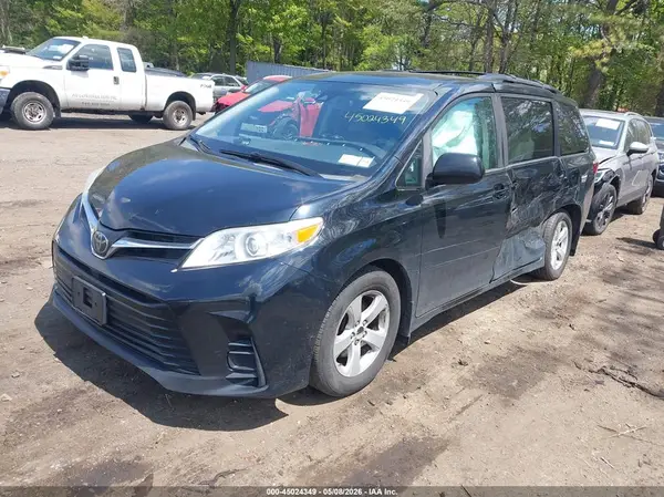 5TDKZ3DCXLS029060 2020 TOYOTA SIENNA - Image 2