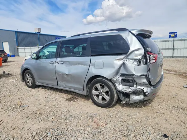 5TDKZ3DCXLS049308 2020 TOYOTA SIENNA - Image 2