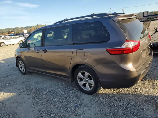 5TDKZ3DCXLS053178 2020 TOYOTA SIENNA - Image 2