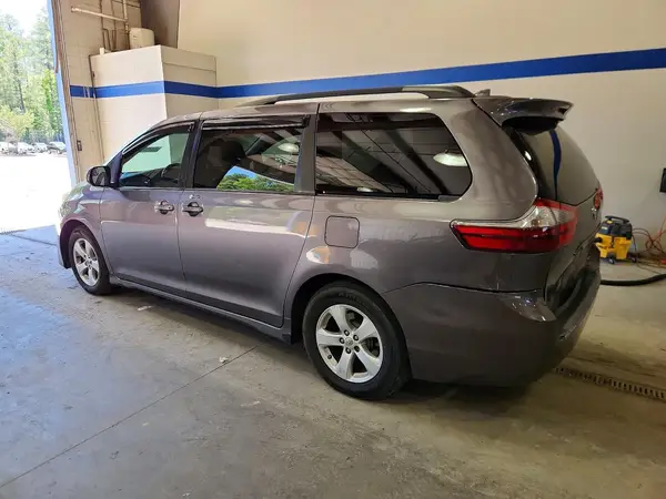 5TDKZ3DCXLS059160 2020 TOYOTA SIENNA - Image 2