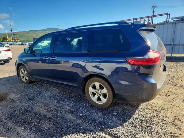 5TDKZ3DCXLS062561 2020 TOYOTA SIENNA - Image 2