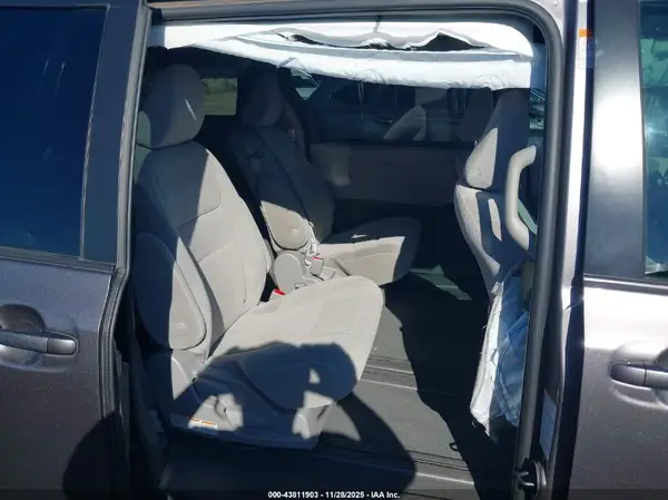 5TDKZ3DCXLS067856 2020 TOYOTA SIENNA - Image 8