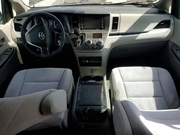 5TDKZ3DCXLS068618 2020 TOYOTA SIENNA - Image 8