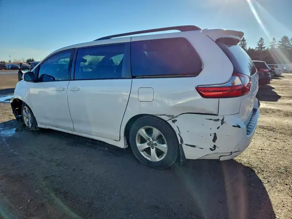 5TDKZ3DCXLS070692 2020 TOYOTA SIENNA - Image 2