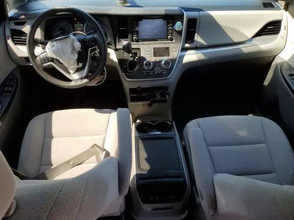 5TDKZ3DCXLS076024 2020 TOYOTA SIENNA - Image 8