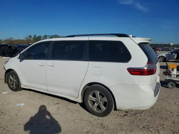 5TDKZ3DCXLS076282 2020 TOYOTA SIENNA - Image 2