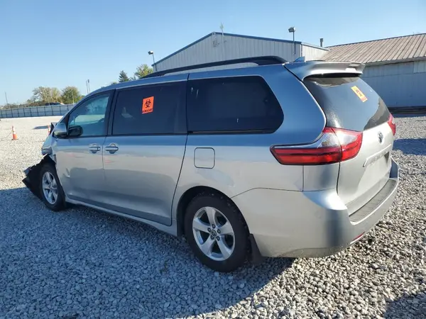 5TDKZ3DCXLS084379 2020 TOYOTA SIENNA - Image 2