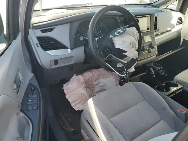 5TDKZ3DCXLS084379 2020 TOYOTA SIENNA - Image 8