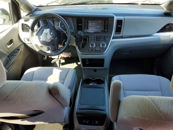 5TDKZ3DCXLS086102 2020 TOYOTA SIENNA - Image 8