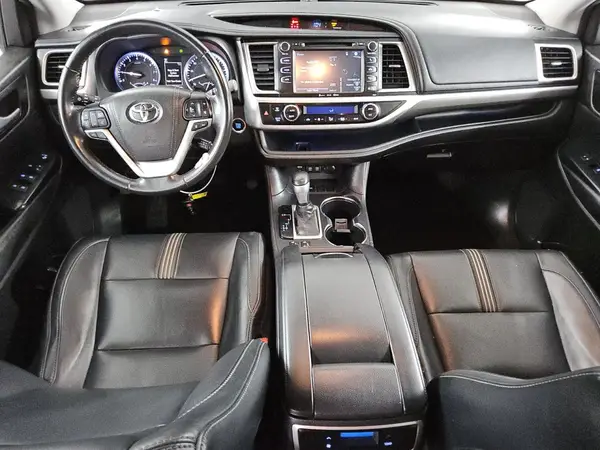 5TDKZRFH0HS211563 2017 TOYOTA HIGHLANDER - Image 8