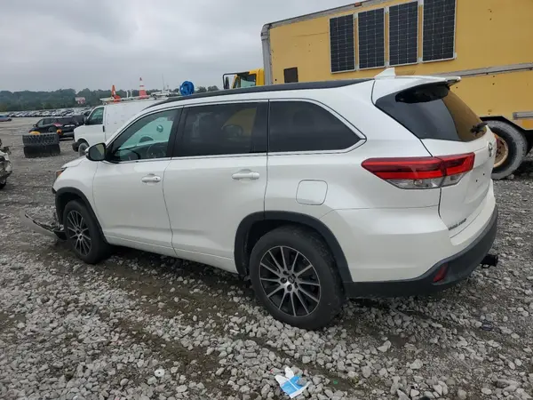 5TDKZRFH0HS507649 2017 TOYOTA HIGHLANDER - Image 2
