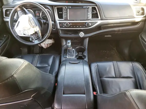 5TDKZRFH0HS508302 2017 TOYOTA HIGHLANDER - Image 8