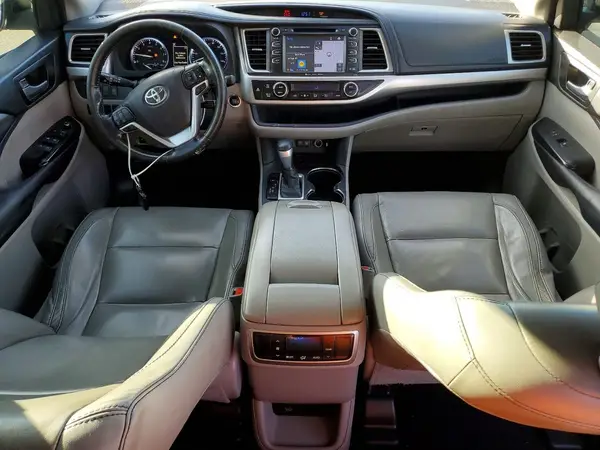 5TDKZRFH0HS510759 2017 TOYOTA HIGHLANDER - Image 8