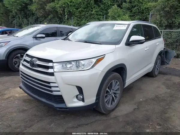 5TDKZRFH0HS513192 2017 TOYOTA HIGHLANDER - Image 2