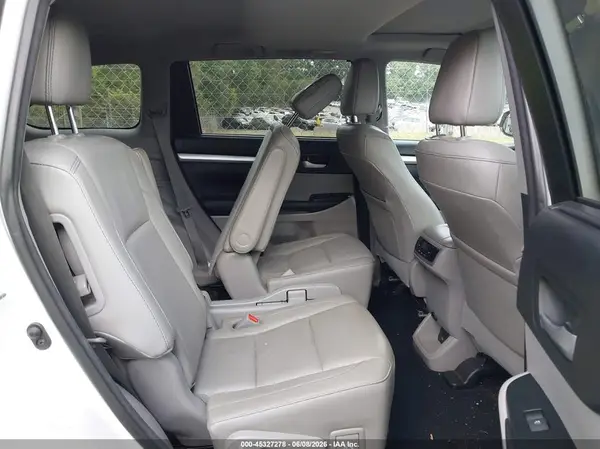 5TDKZRFH0HS513192 2017 TOYOTA HIGHLANDER - Image 8