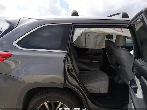 5TDKZRFH0HS513788 2017 TOYOTA HIGHLANDER - Image 8