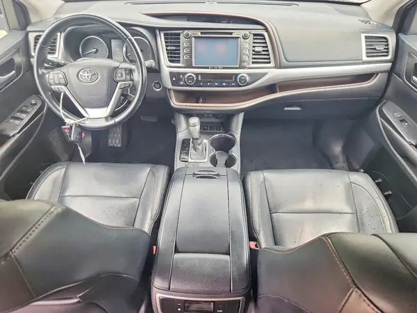 5TDKZRFH0HS514228 2017 TOYOTA HIGHLANDER - Image 8
