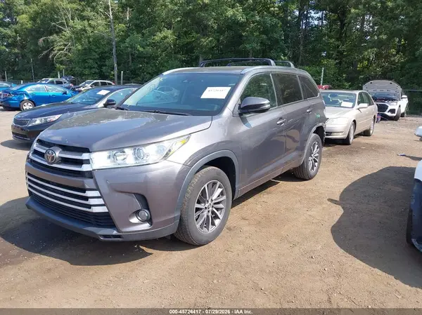 5TDKZRFH0HS515329 2017 TOYOTA HIGHLANDER - Image 2