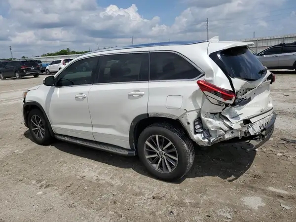 5TDKZRFH0HS515931 2017 TOYOTA HIGHLANDER - Image 2